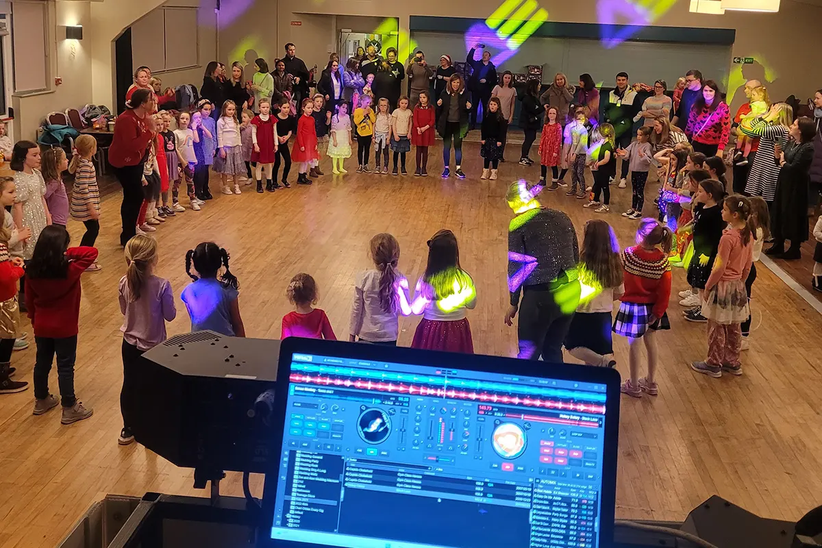 Kids Party Entertainment Bandon Face Painter and DJ